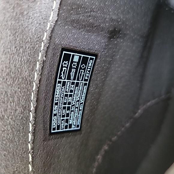 UGG Varney Ankle Bootie - Picture 6 of 8